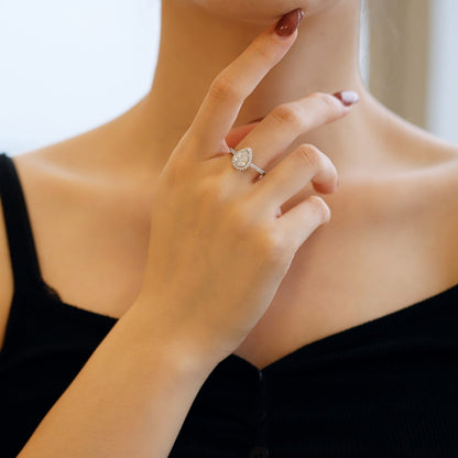 [Royal Jewellery]1.0 Carat Luxurious Resplendent Water Drop Shape Wedding Ring