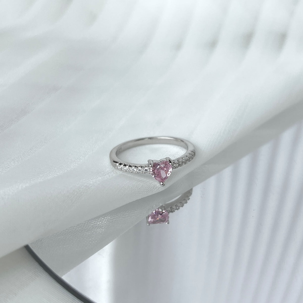 [Royal Jewellery]0.5 Carat CaratEternity Charming Heart Shape Lover Ring