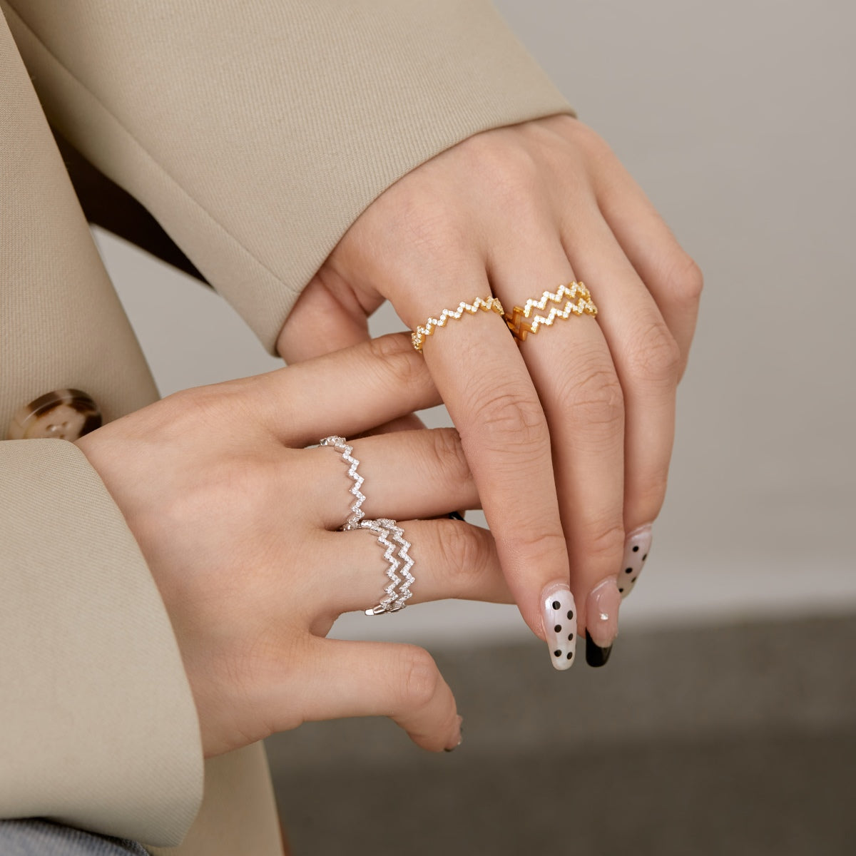 [Royal Jewellery]Delicate Enchanting Wave Shape Daily Ring