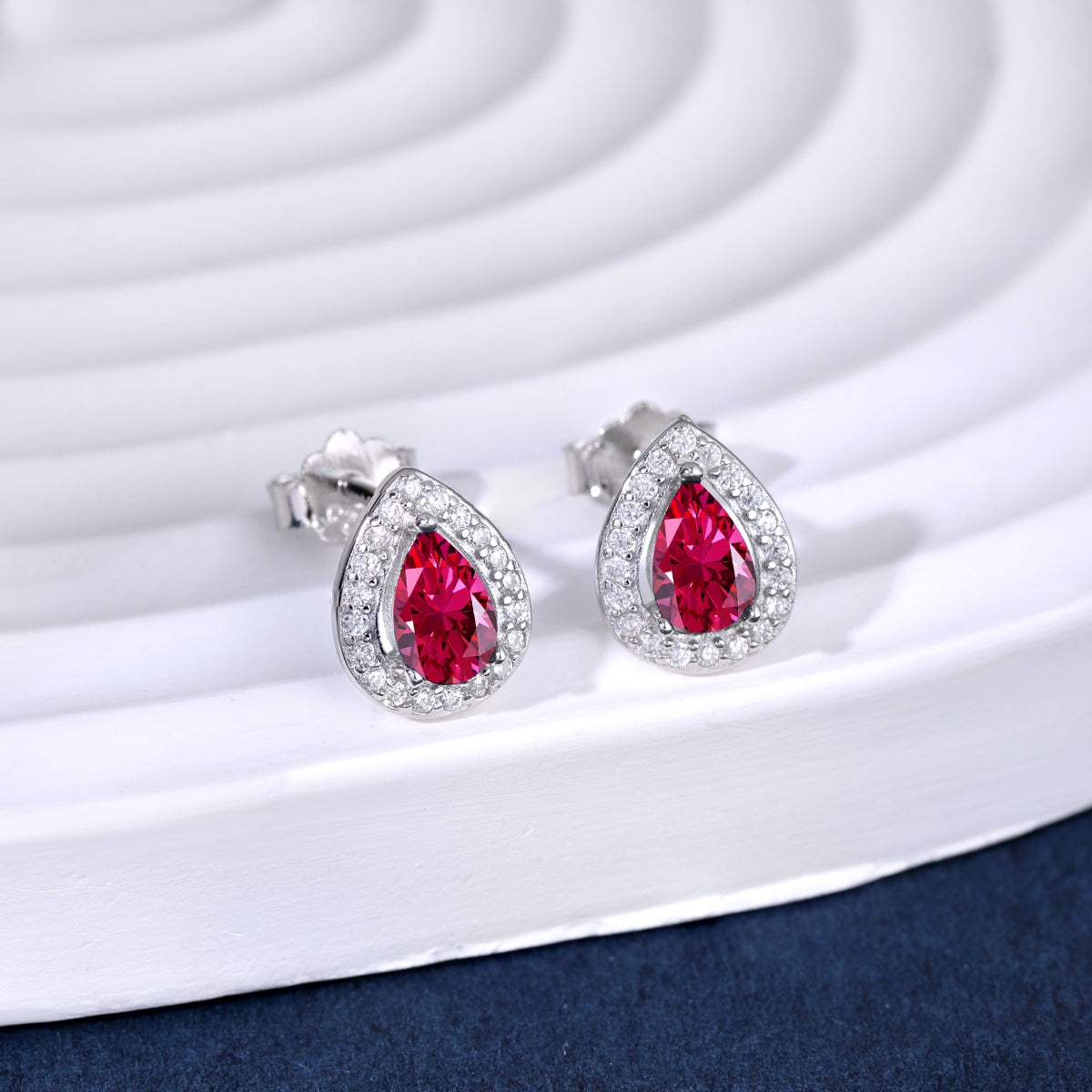 [Royal Jewellery]Luxurious Water Drop Shape Earrings