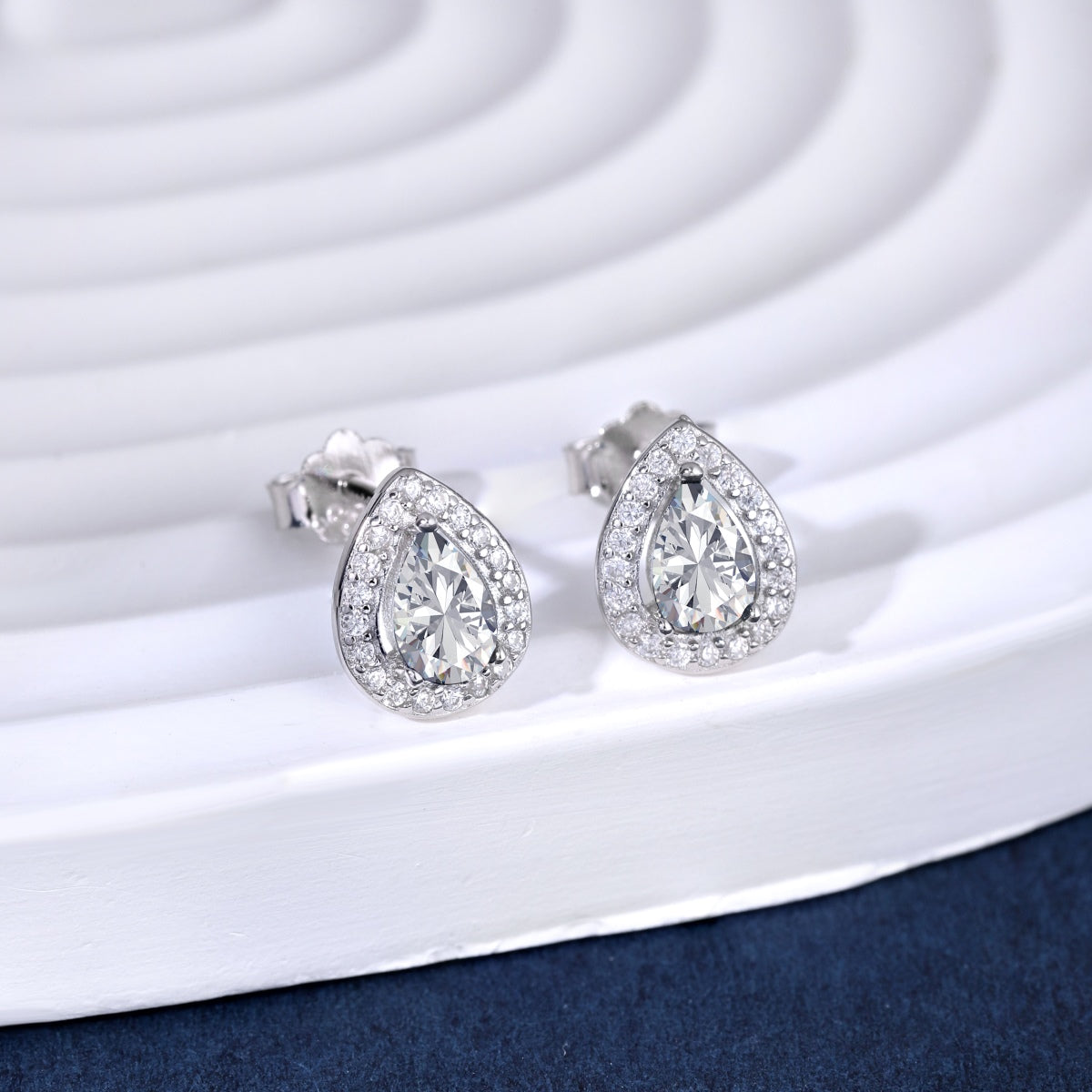 [Royal Jewellery]Luxurious Water Drop Shape Earrings