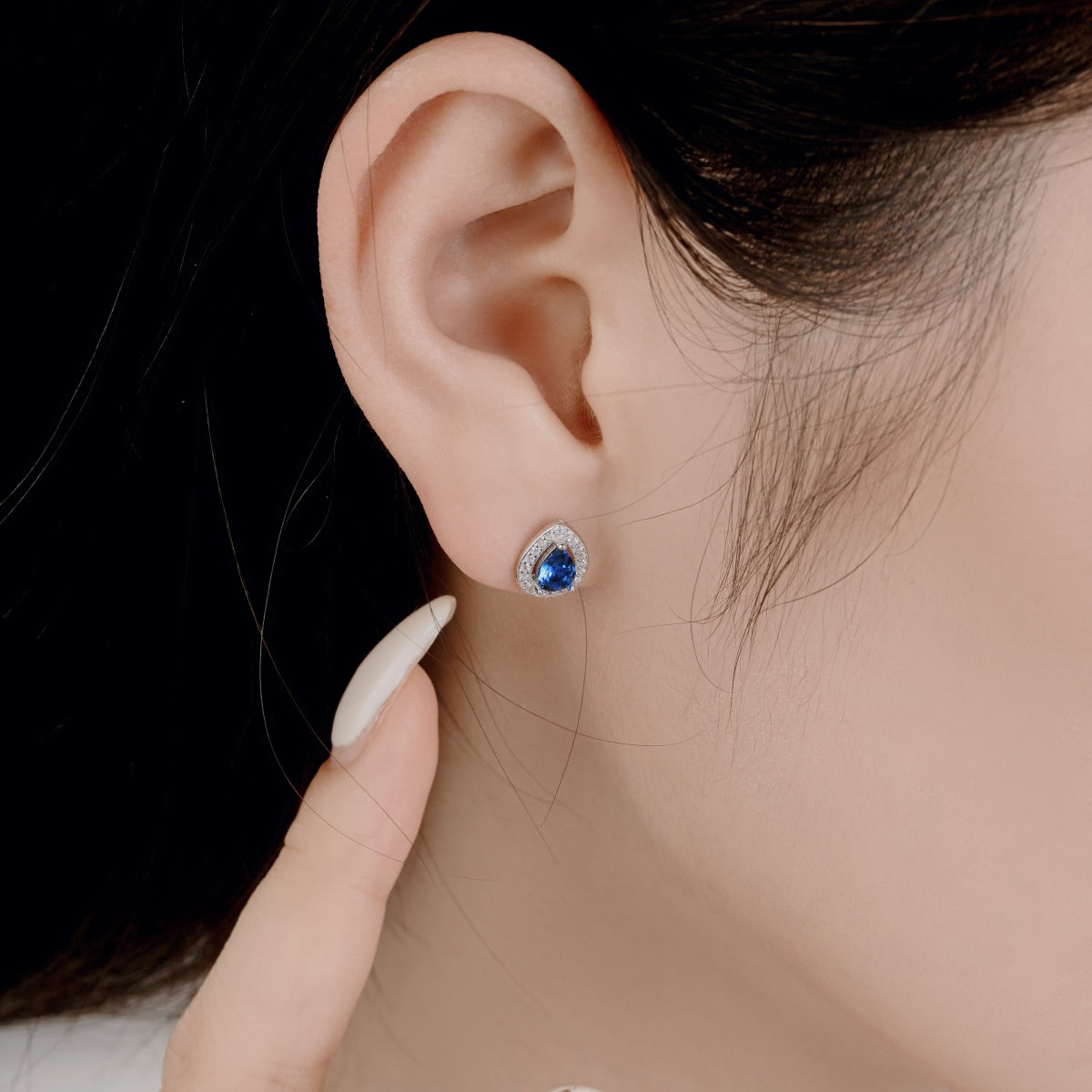[Royal Jewellery]Luxurious Water Drop Shape Earrings