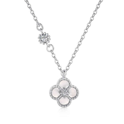 [Royal Jewellery]Delicate Flower Shape Necklace