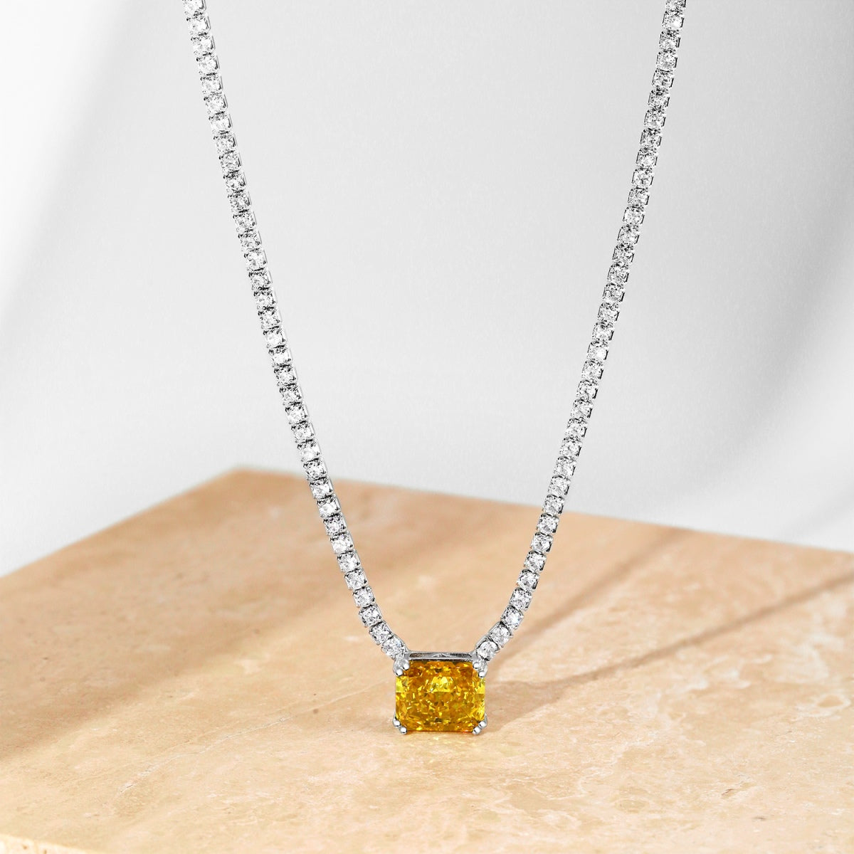 [Royal Jewellery]4.0 Carat Elegant Radiant Cut Necklace
