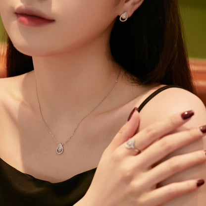[Royal Jewellery]Sparkling Delicate Water Drop Shape Daily Earrings
