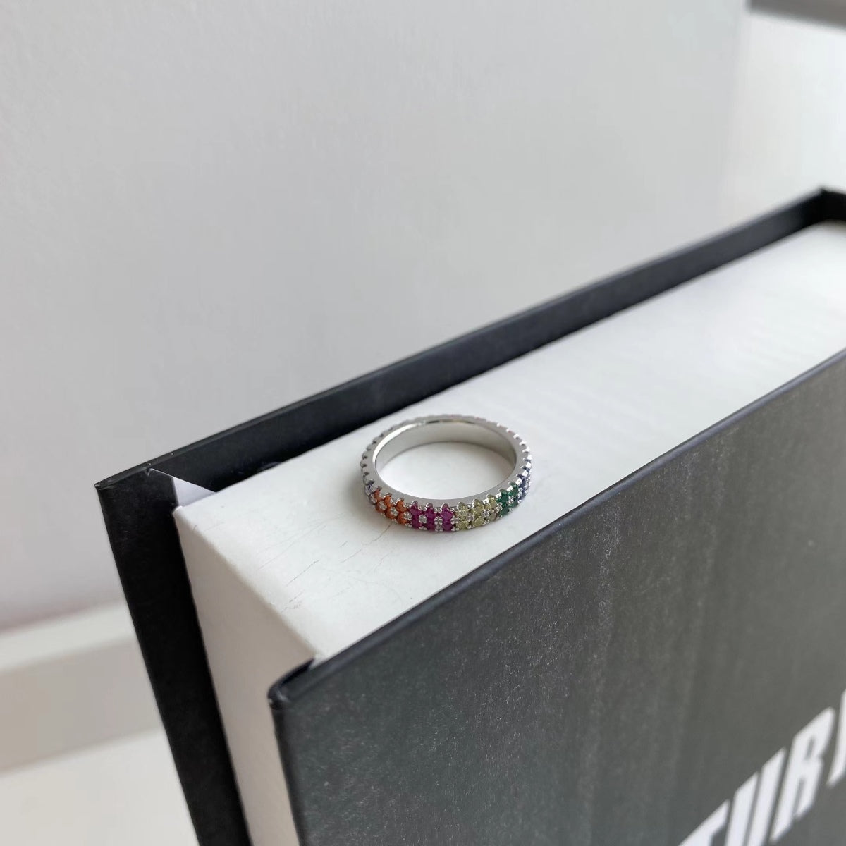 [Royal Jewellery]Unique Colorful Round Cut Tennis Ring