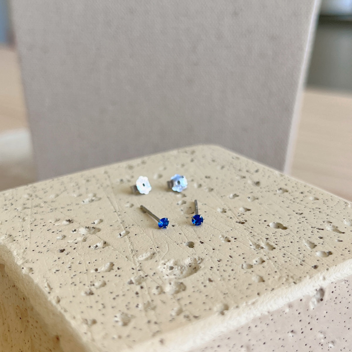 [Royal Jewellery]Delicate Solitaire Earrings