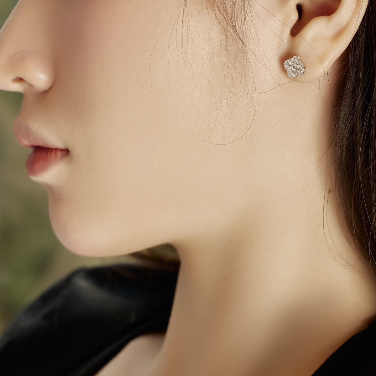 [ROYAL]Four-Leaf Clover Flower Shaped Earrings