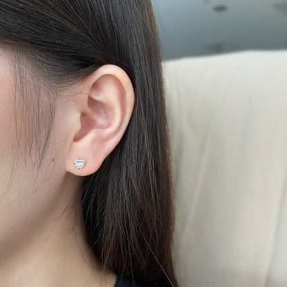 [Royal Jewellery]Sparkling Heart Shaped Simple Earrings