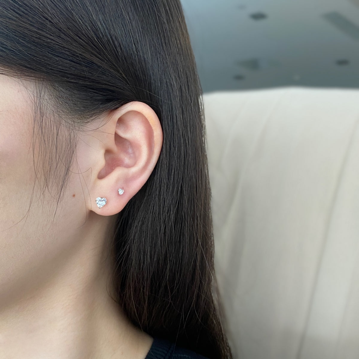 [Royal Jewellery]Sparkling Heart Shaped Simple Earrings