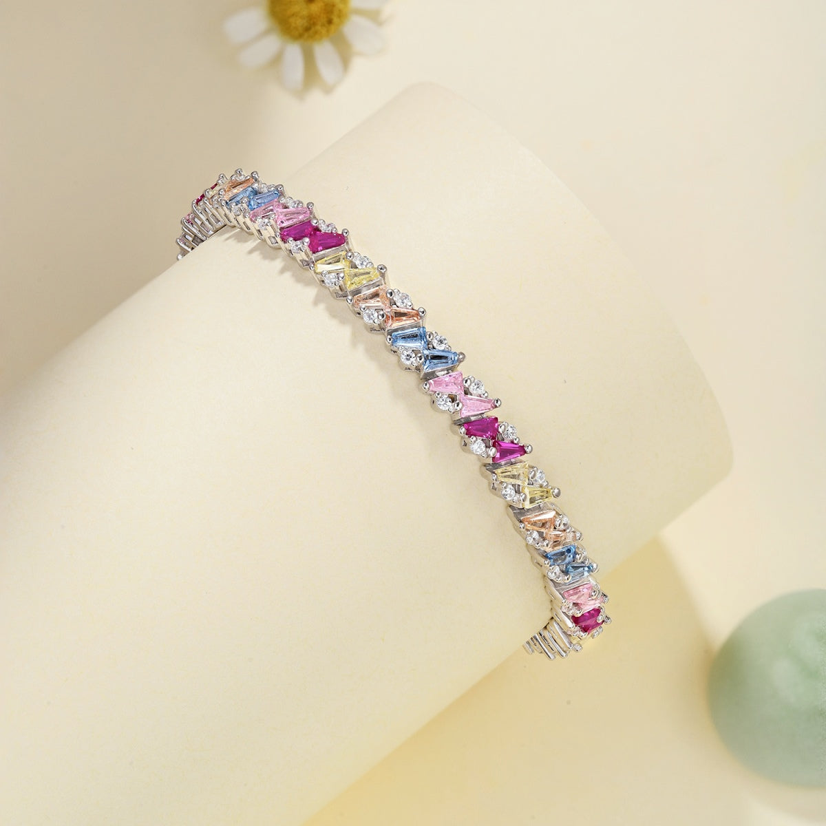[Royal Jewellery]Ornate Sparkling Multi Cut Party Bracelet