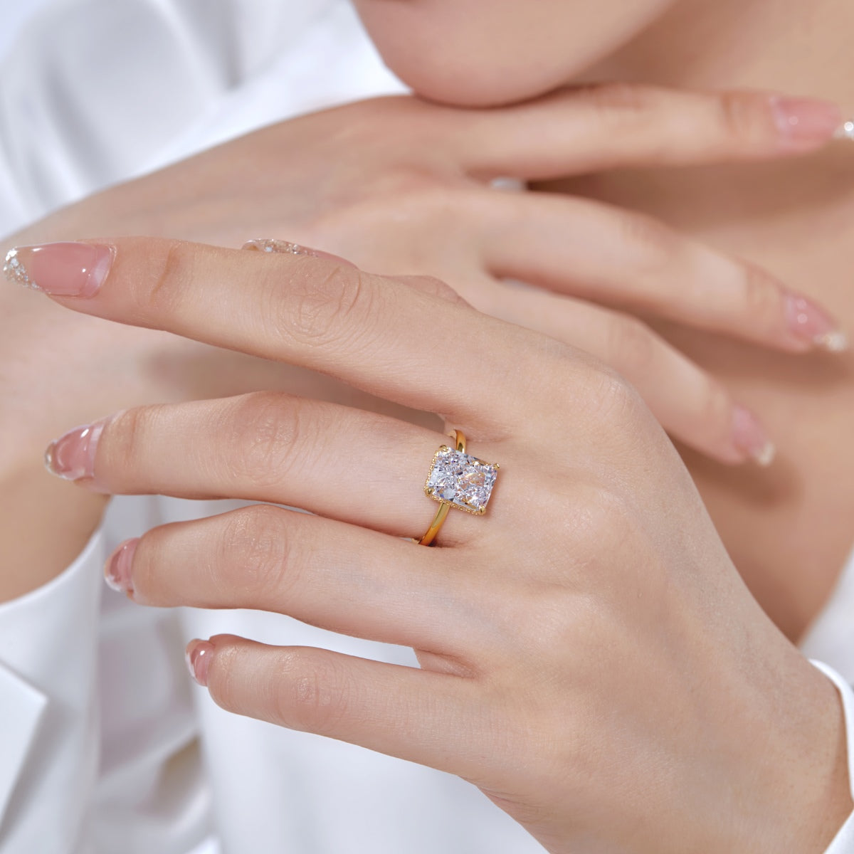 [Royal Jewellery]4.0 Carat Ornate Enchanting Radiand Cut Banquet Ring