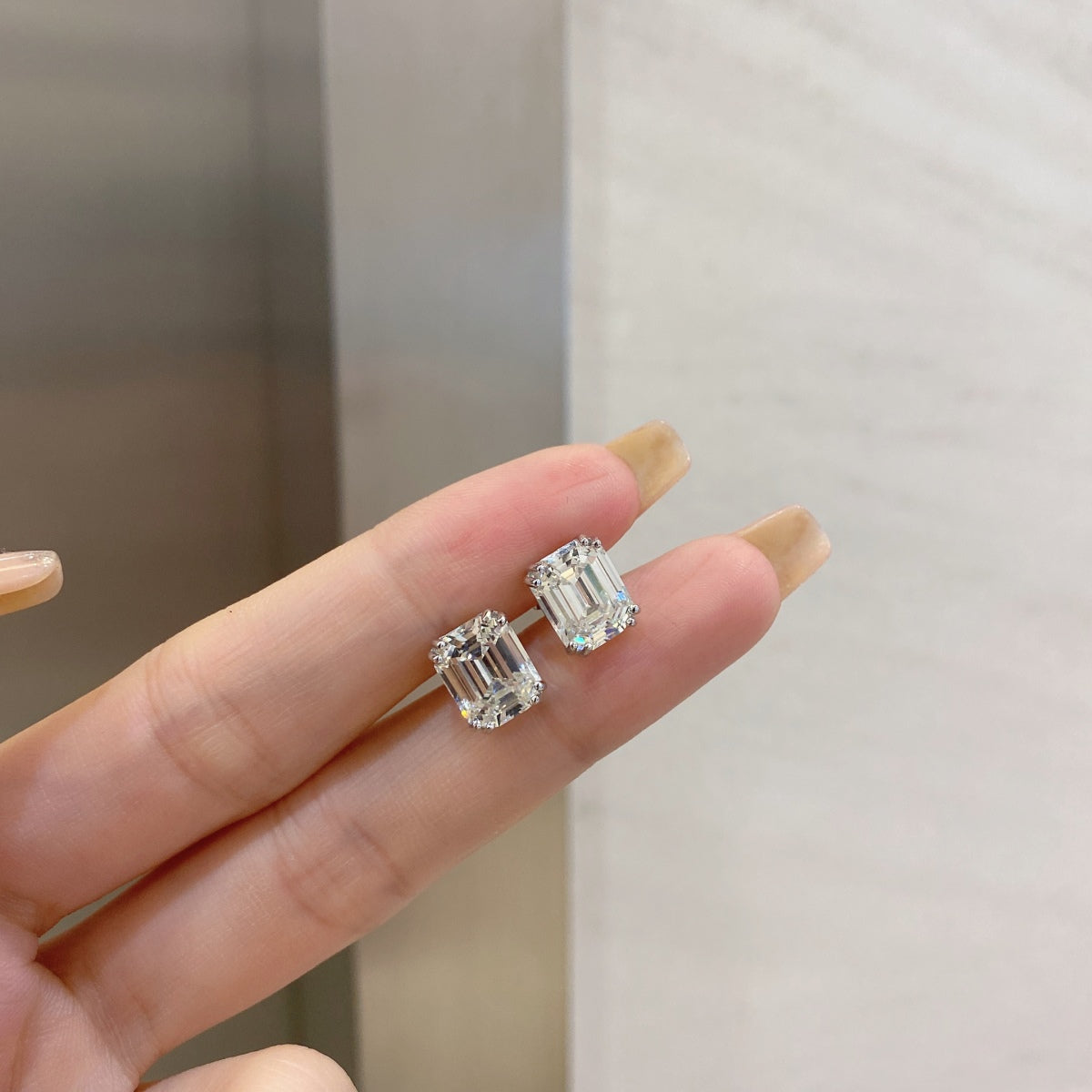 [Royal Jewellery]Dazzling Square Shape Earrings