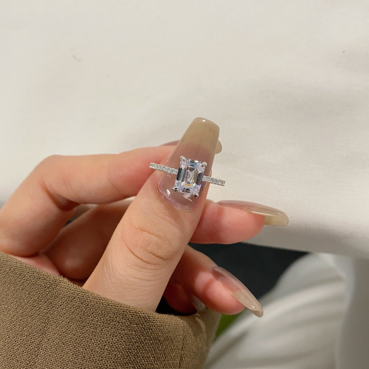 [Royal Jewellery]2.0 Carat Scintillating Ornate Radiant Cut Party Ring