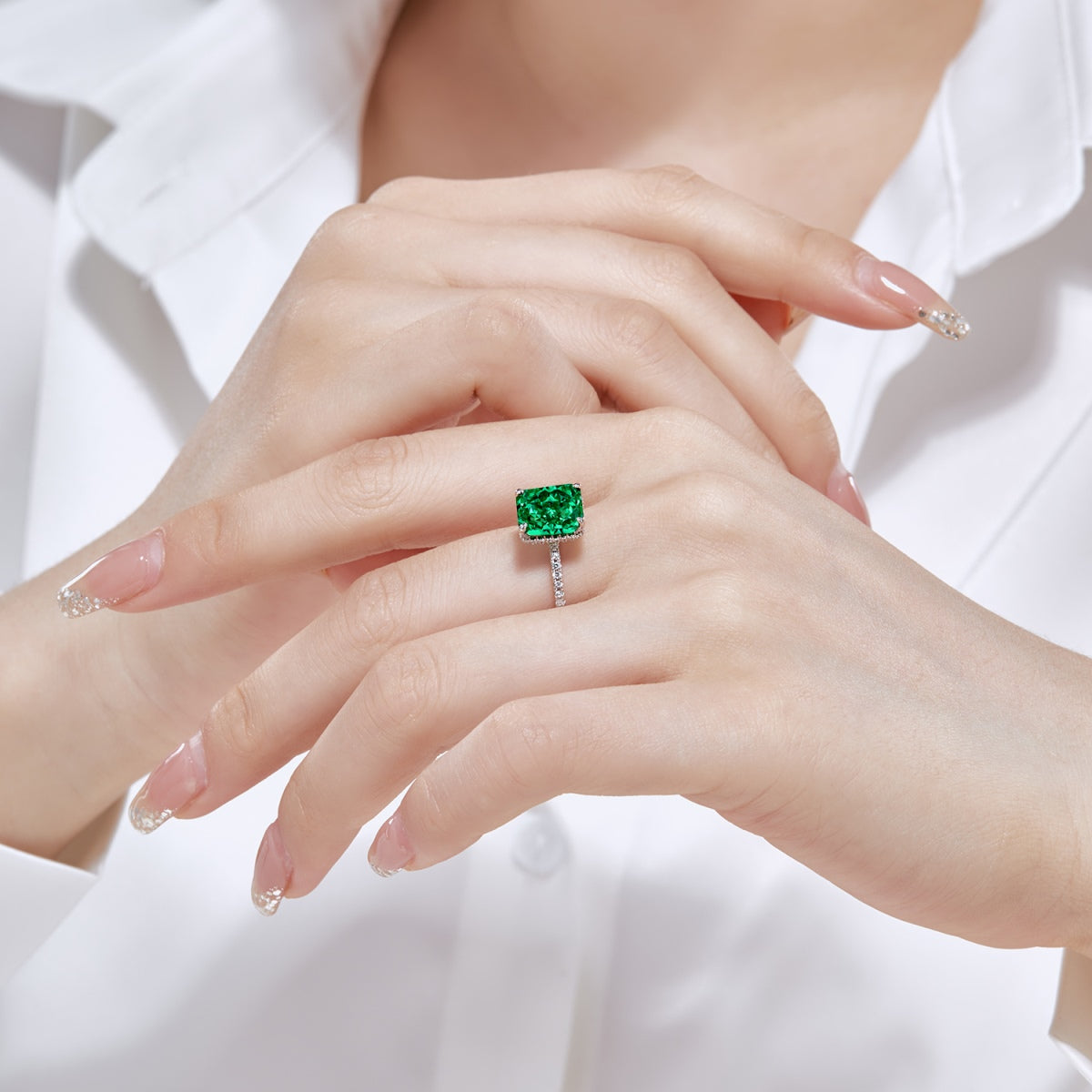 [Royal Jewellery]4.0 Carat Luxurious Engagement Ring