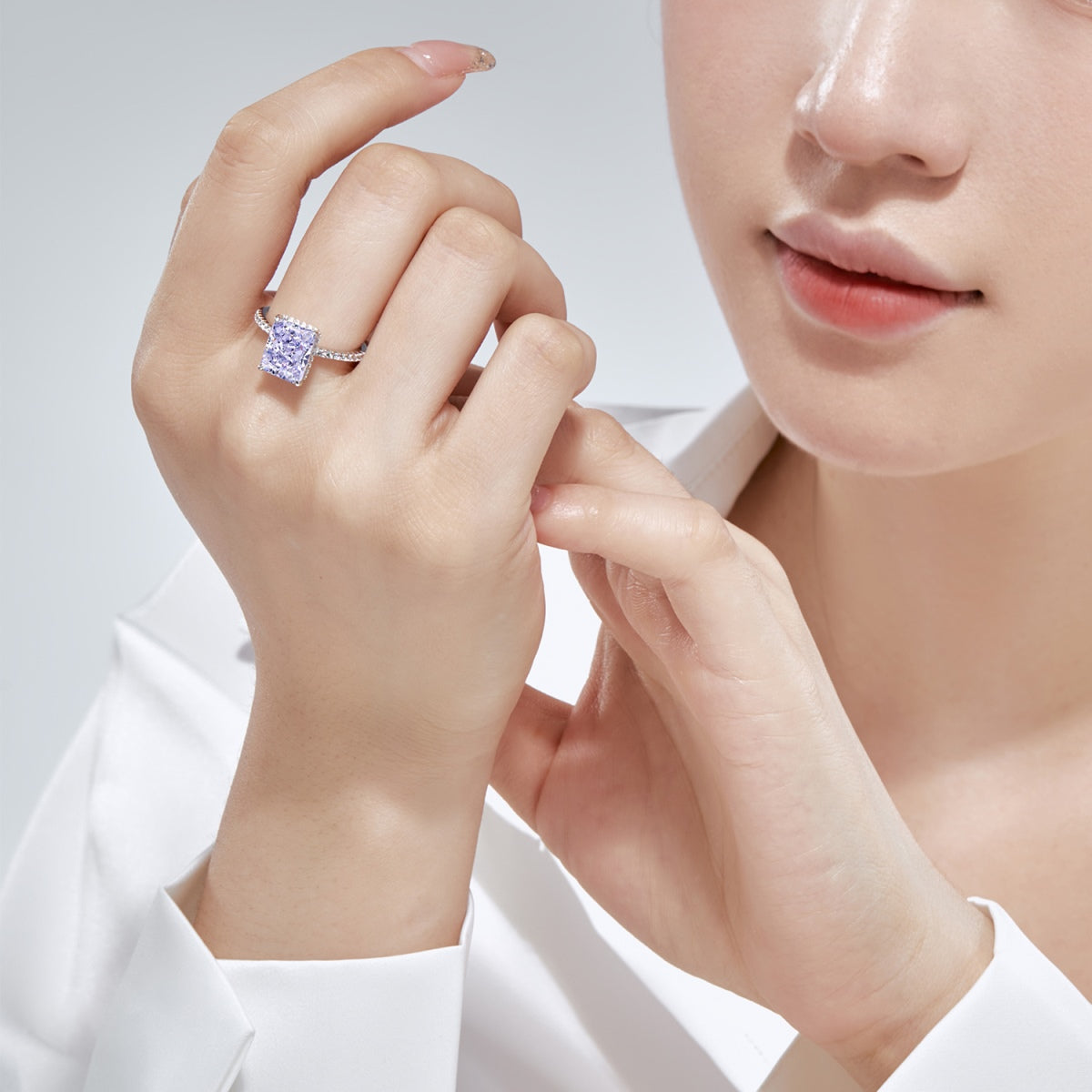 [Royal Jewellery]4.0 Carat Luxurious Engagement Ring