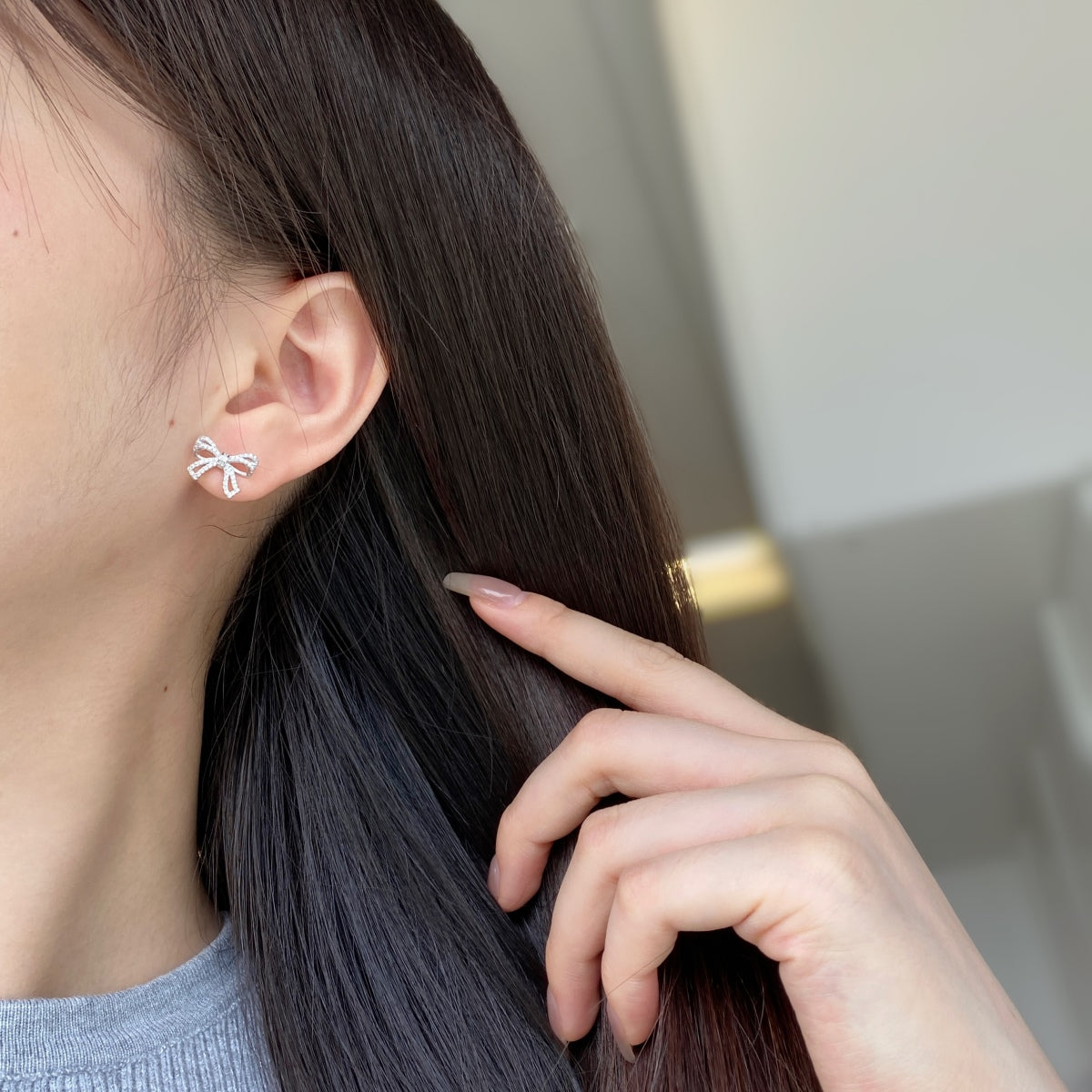 [Royal Jewellery]Dainty Bow Shape Earrings