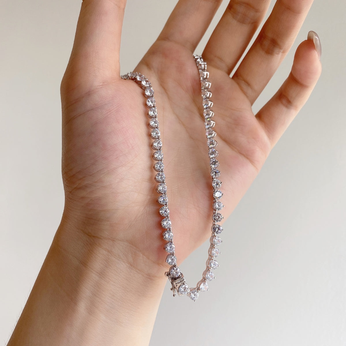 [Royal Jewellery]Ornate Heart Cut Tennis Necklace