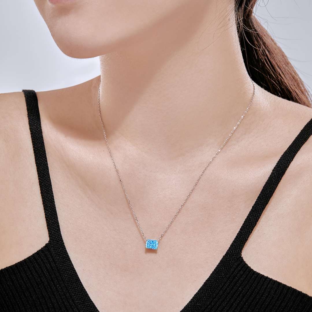 [Royal Jewellery]Luxurious Square Shape Colorful Necalack