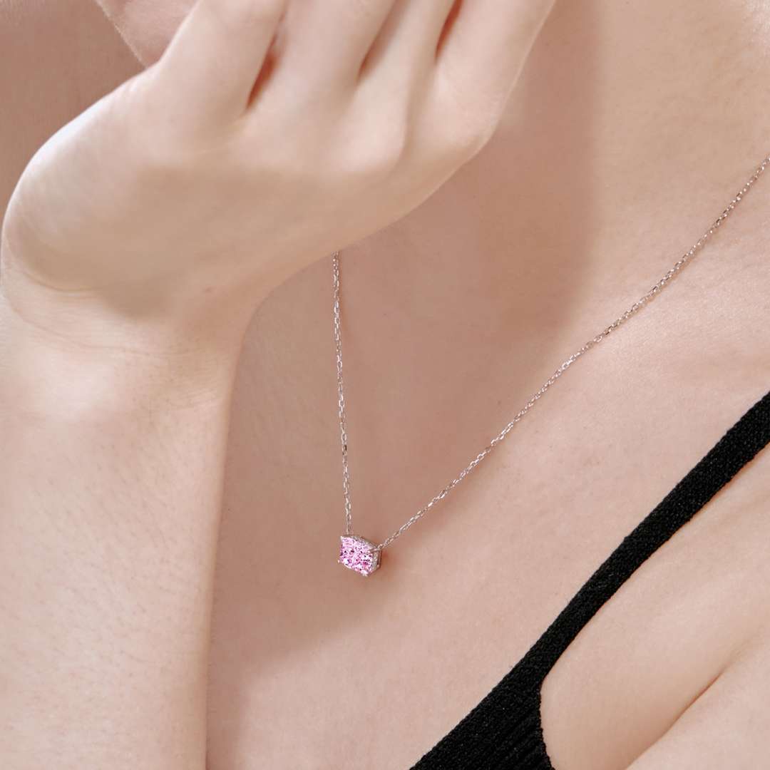 [Royal Jewellery]Luxurious Square Shape Colorful Necalack