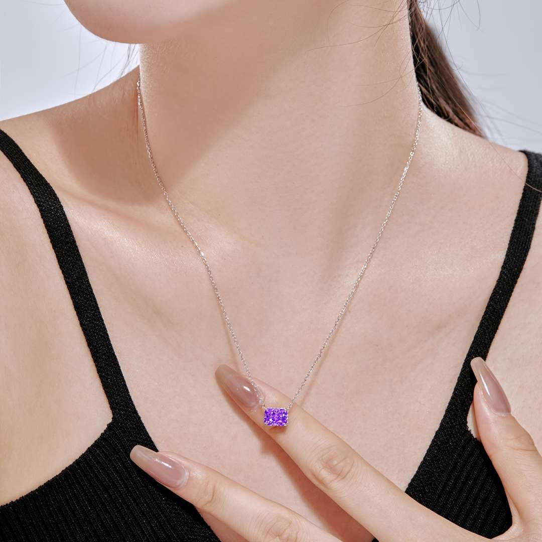 [Royal Jewellery]Luxurious Square Shape Colorful Necalack