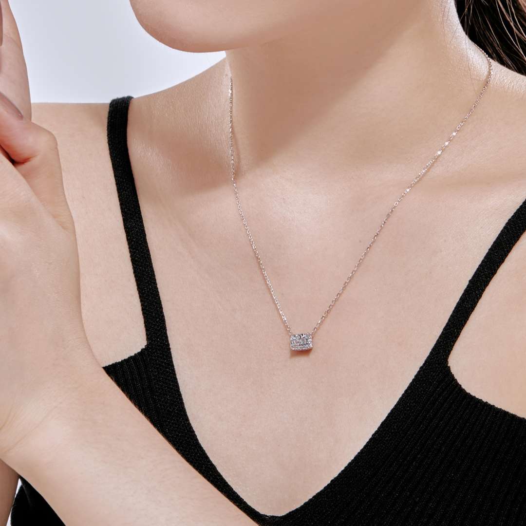 [Royal Jewellery]Luxurious Square Shape Colorful Necalack