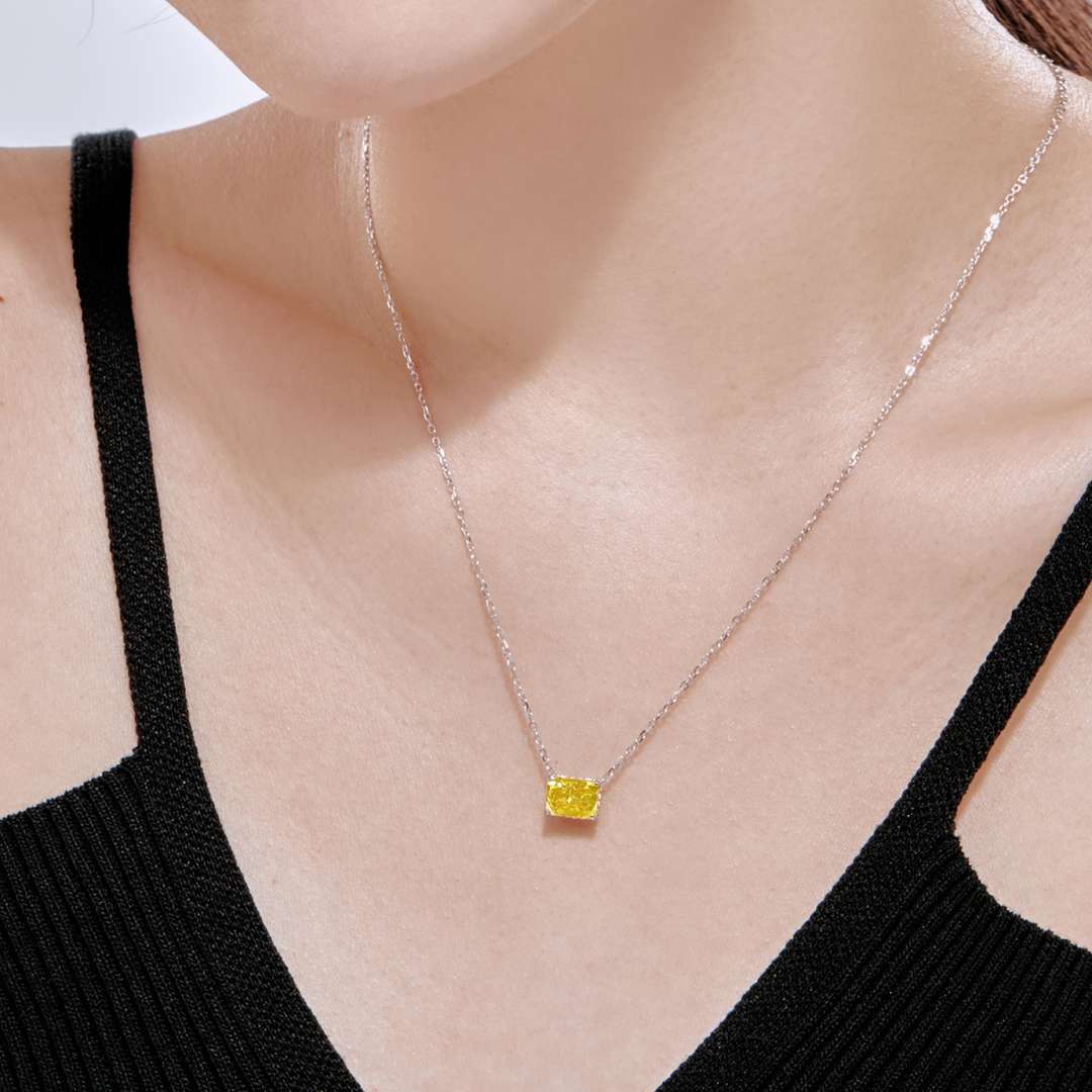 [Royal Jewellery]Luxurious Square Shape Colorful Necalack