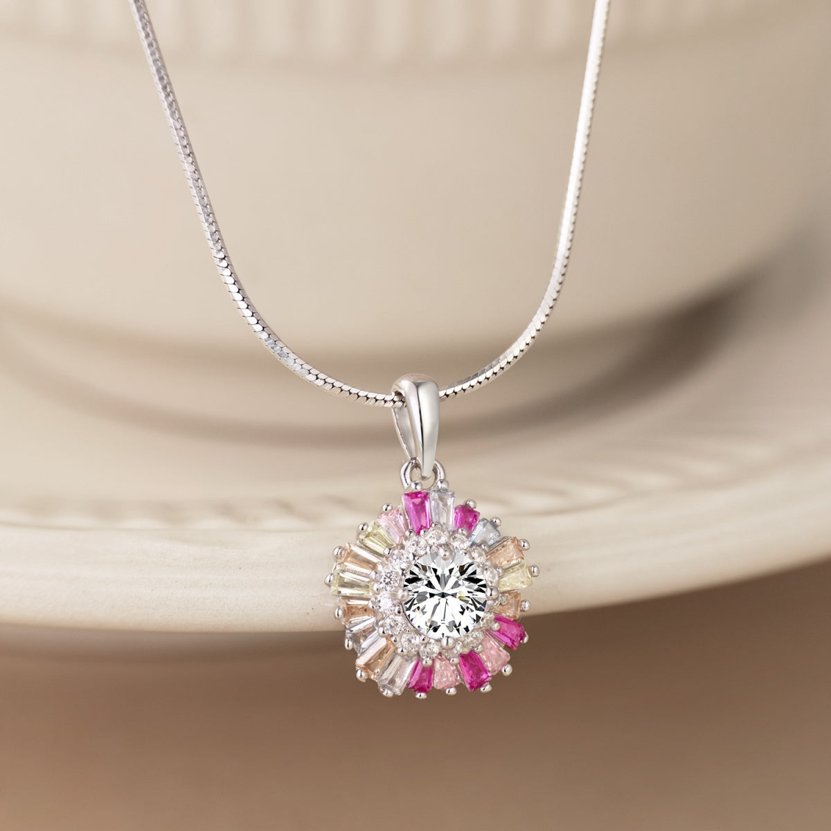 [Royal Jewellery]Charming Flower Colorful Necklace