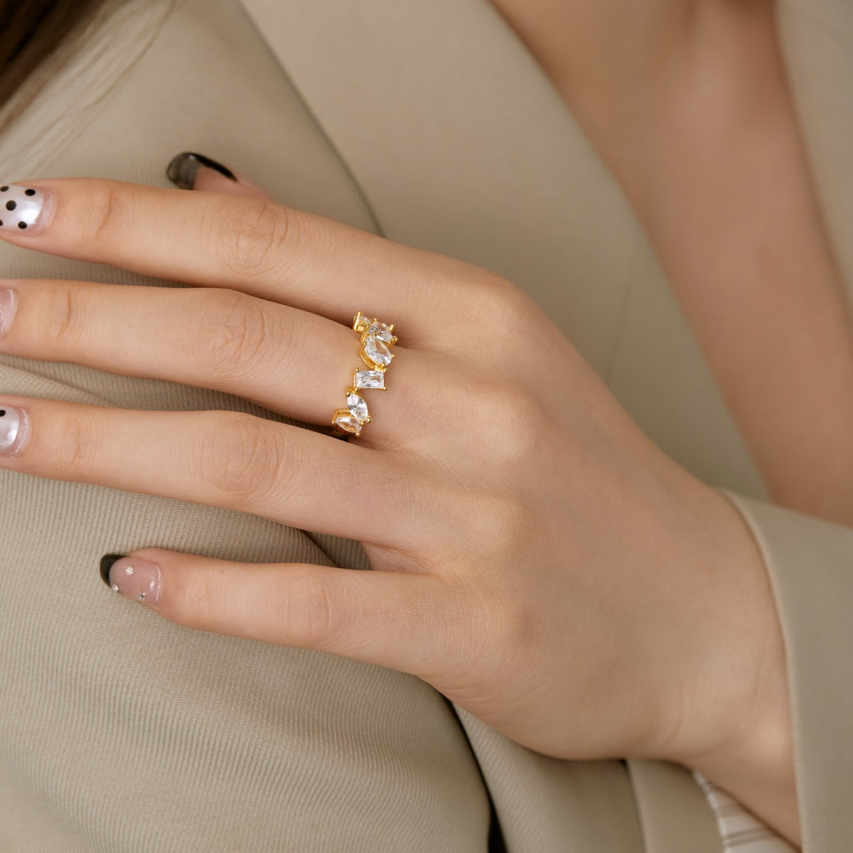 [Royal Jewellery]Delicate Multi Cut Ring