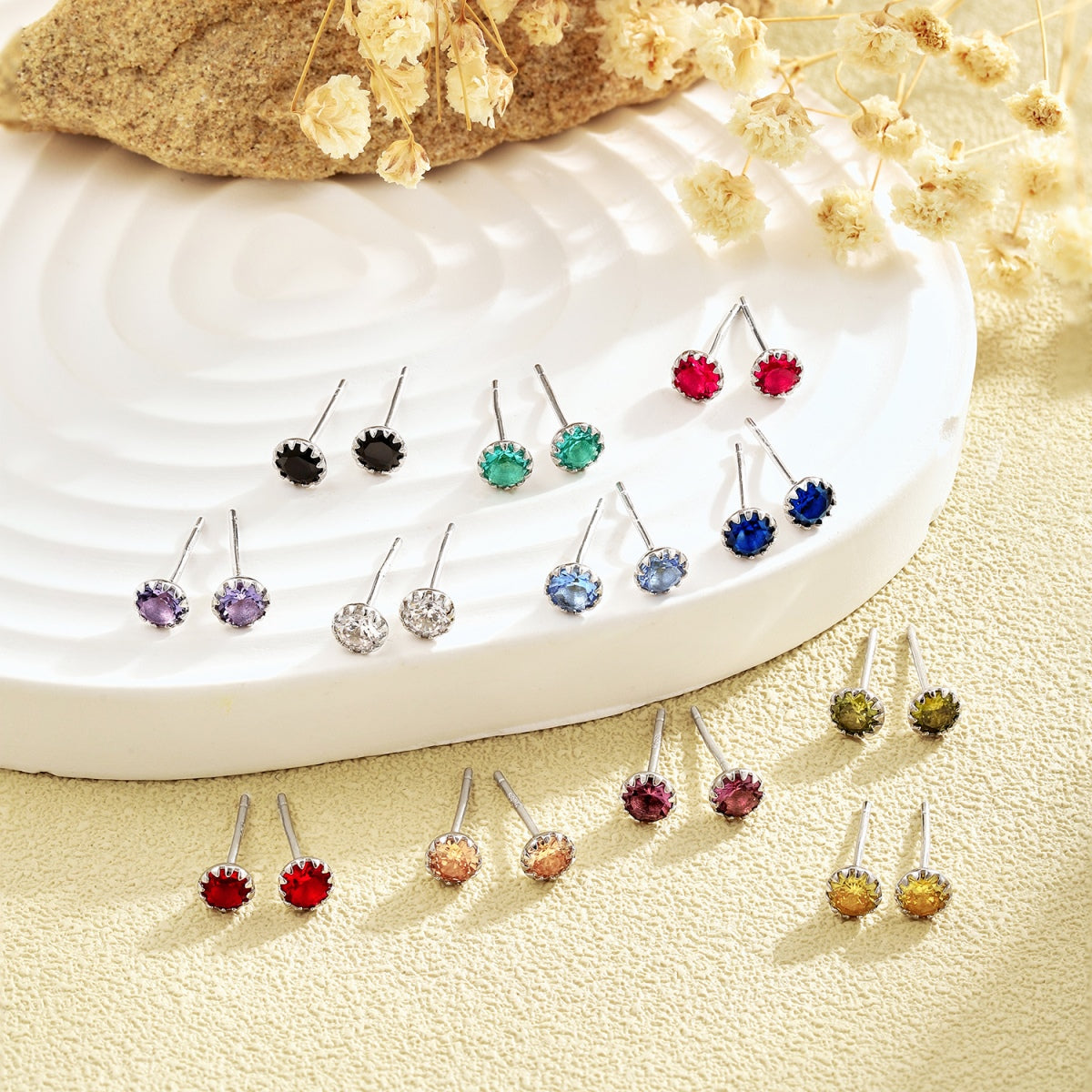 [Royal Jewellery]Sparkling Colorful Round Shape Earrings
