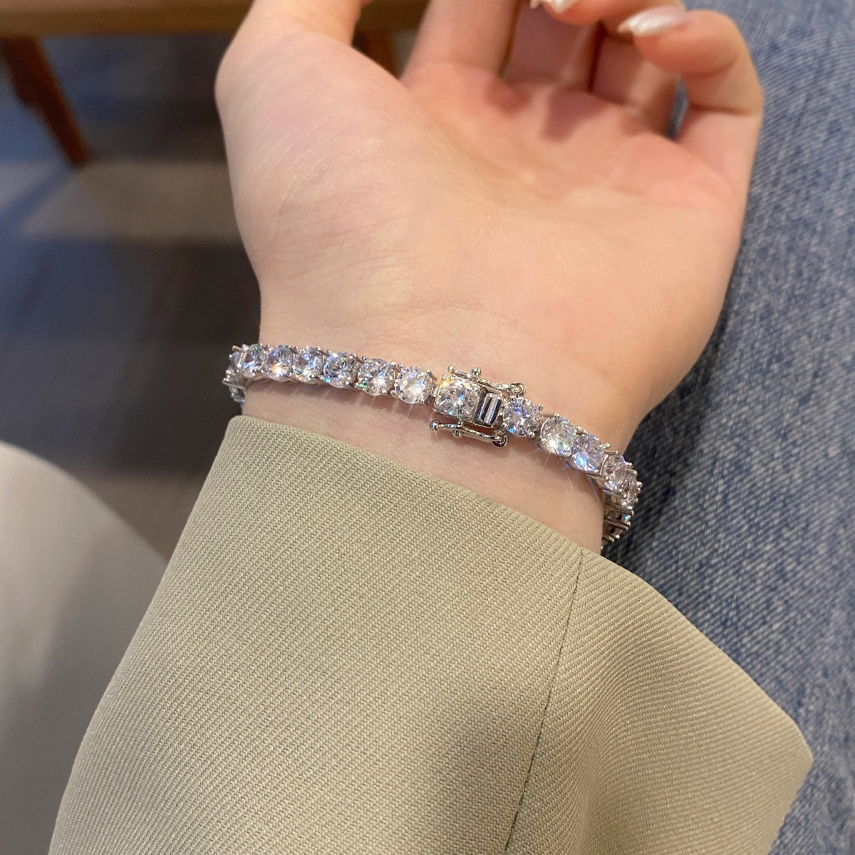 [Royal Jewellery]Ornate Sparkling Round Cut Wedding Bracelet