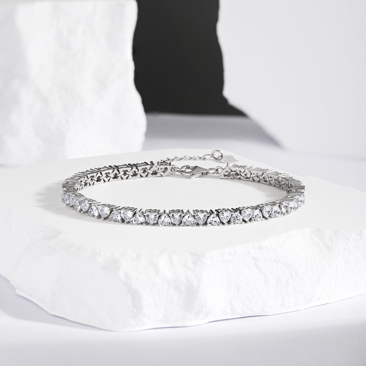 [Royal Jewellery]Dazzling Romantic Heart Shape Lover Bracelet