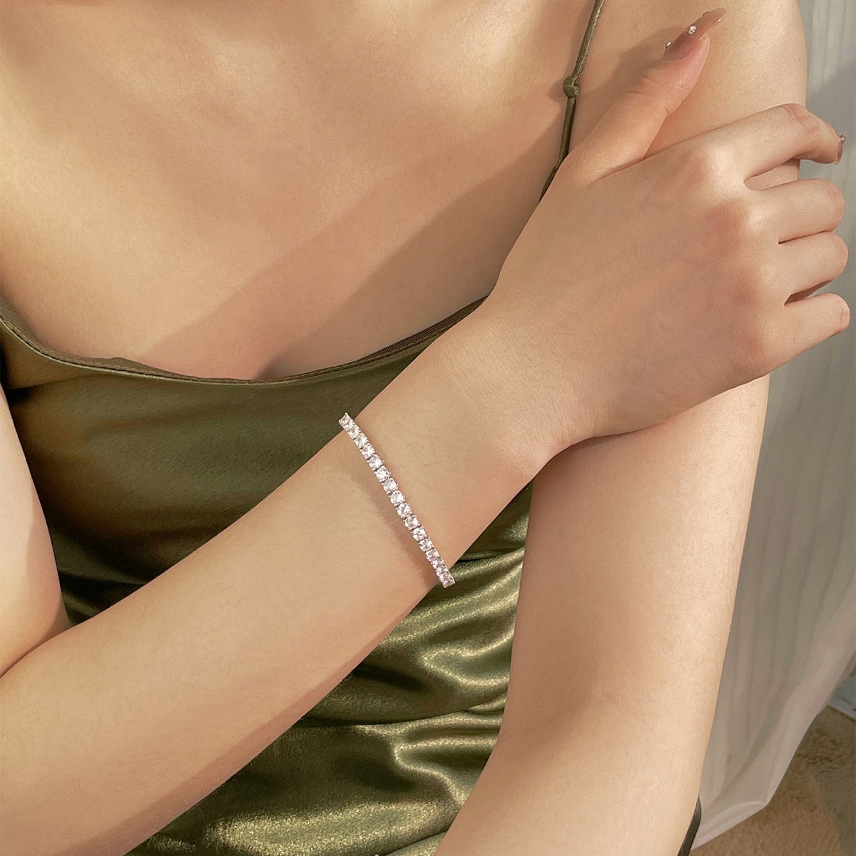 [Royal Jewellery]Luxurious Ornate Round Cut Tennis Bracelet