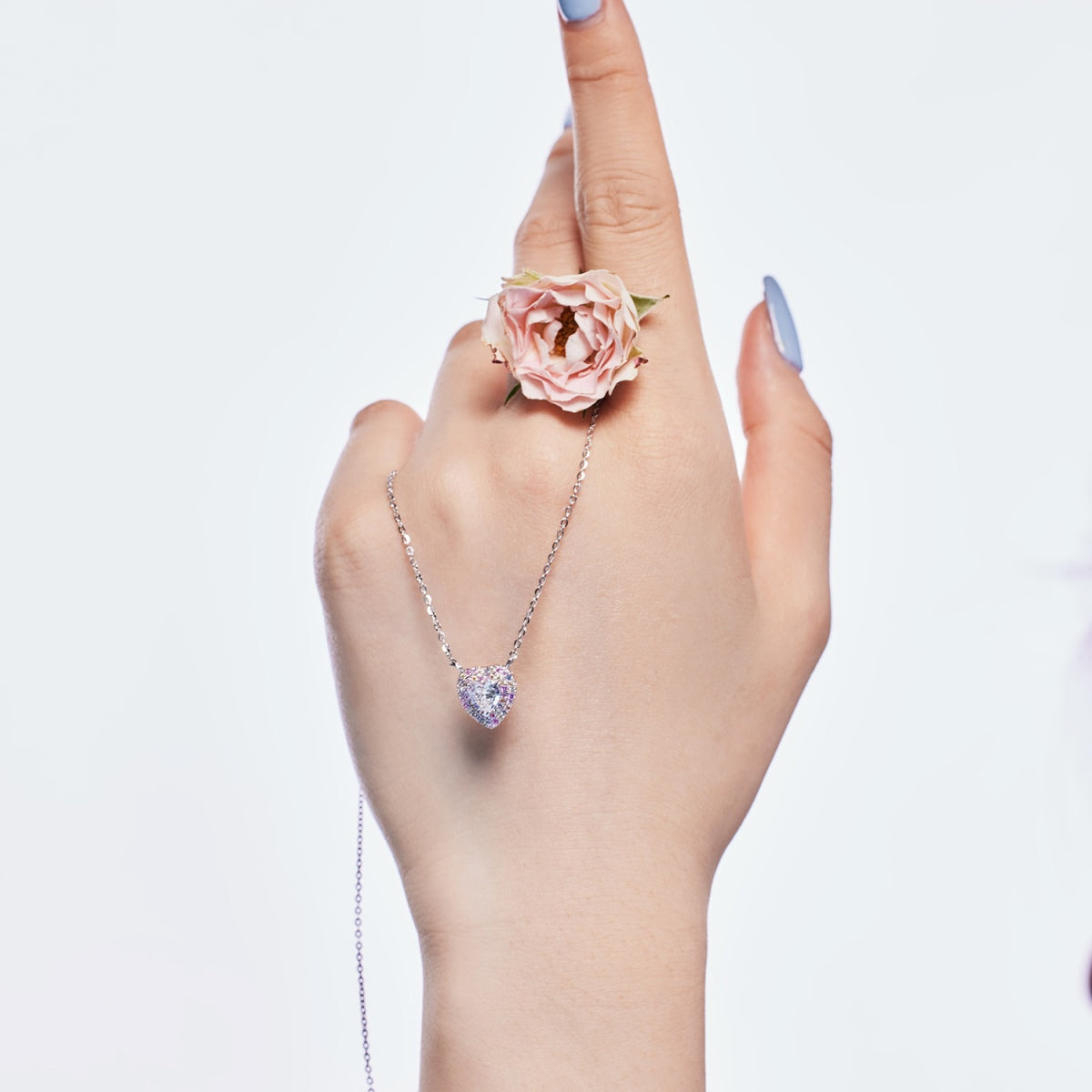 [Royal Jewellery]Exquisite Heart Shape Necklace