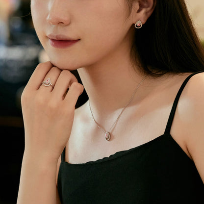 [Royal Jewellery]Sparkling Delicate Water Drop Shape Daily Earrings