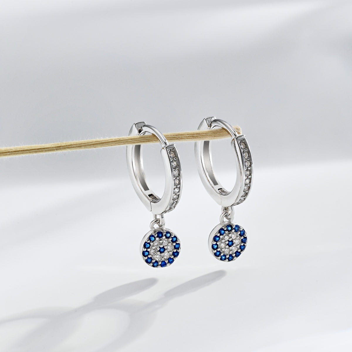 [Royal Jewellery]Unique Devil Eye Earrings