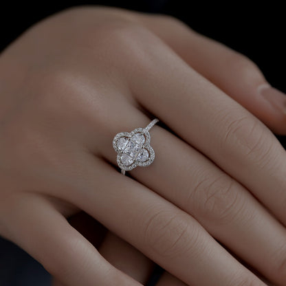 [Royal Jewellery]Luxurious Eternity Flower Shape Banquet Ring