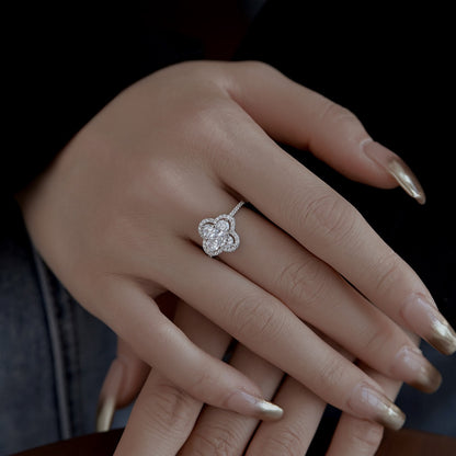 [Royal Jewellery]Luxurious Eternity Flower Shape Banquet Ring