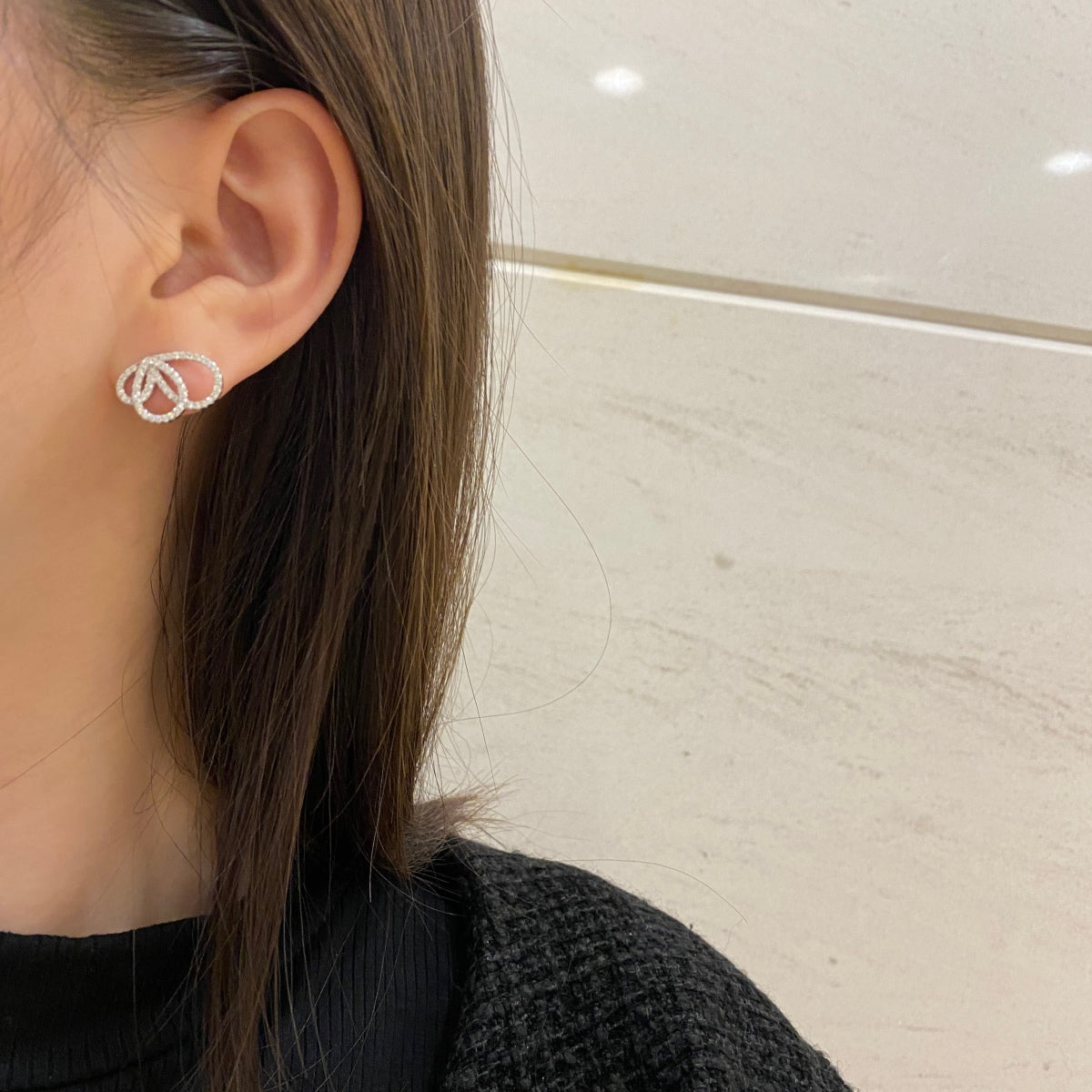 [Royal Jewellery]Exquisite Butterfly Shape Earrings