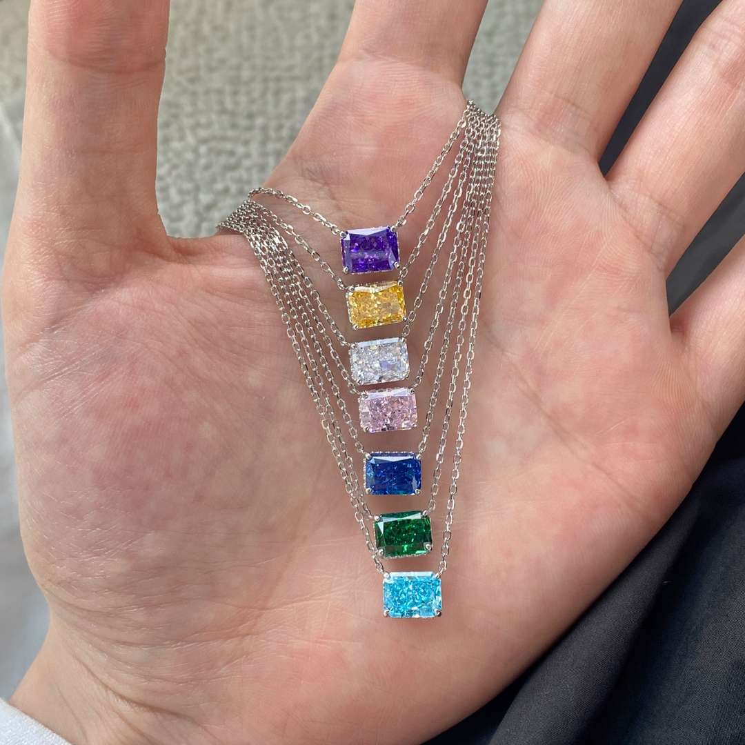 [Royal Jewellery]Luxurious Square Shape Colorful Necalack