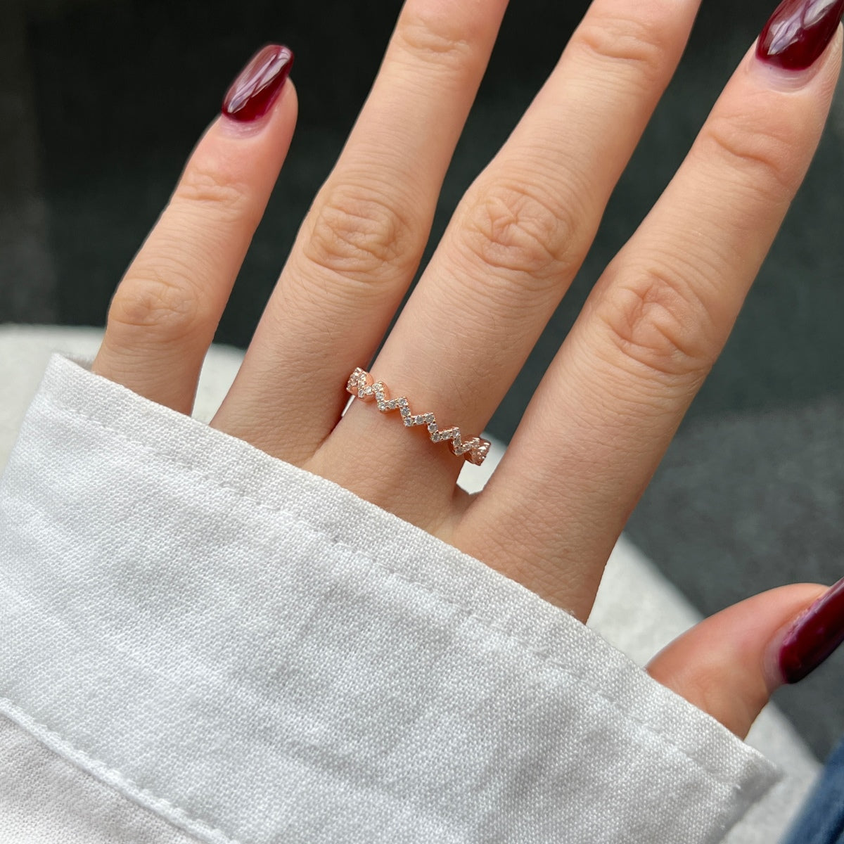 [ROYAL]Delicate Enchanting Wave Shape Daily Ring