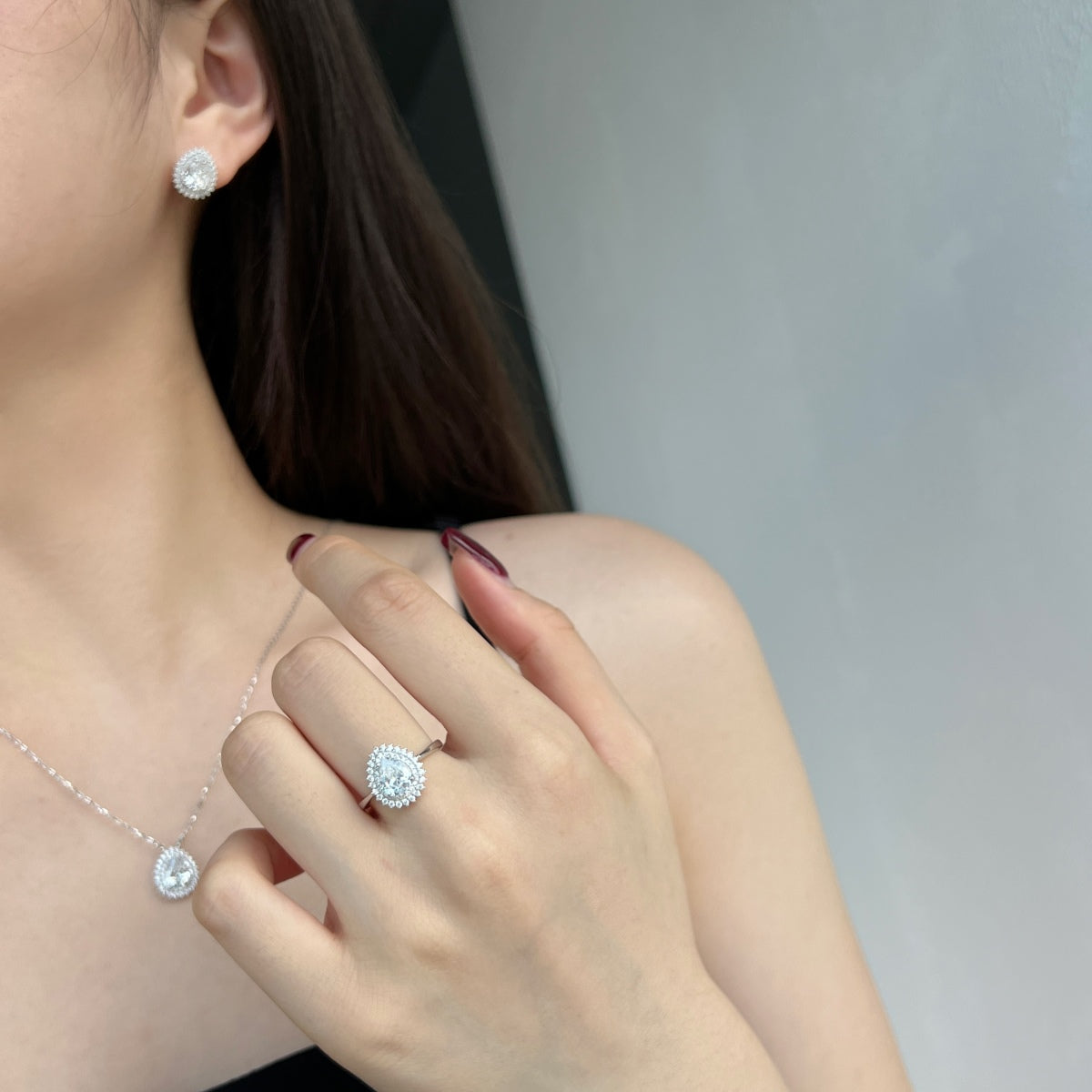 [Royal Jewellery]Delicate Gorgeous Pear Cut Daily Earrings