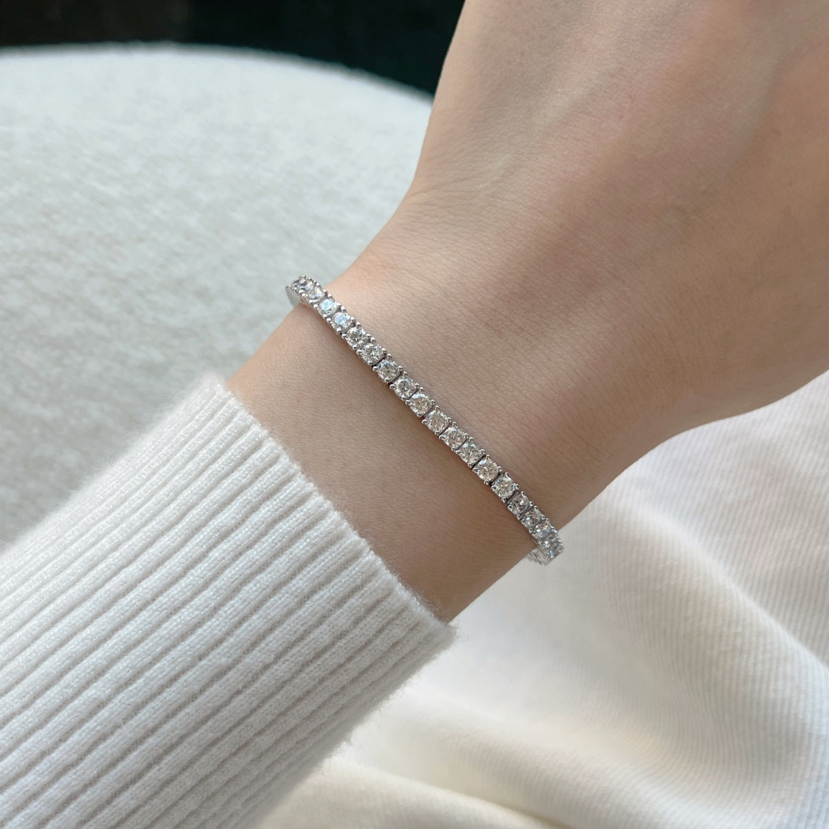 [Royal Jewellery]Dainty Charming Round Cut Tennis Bracelet