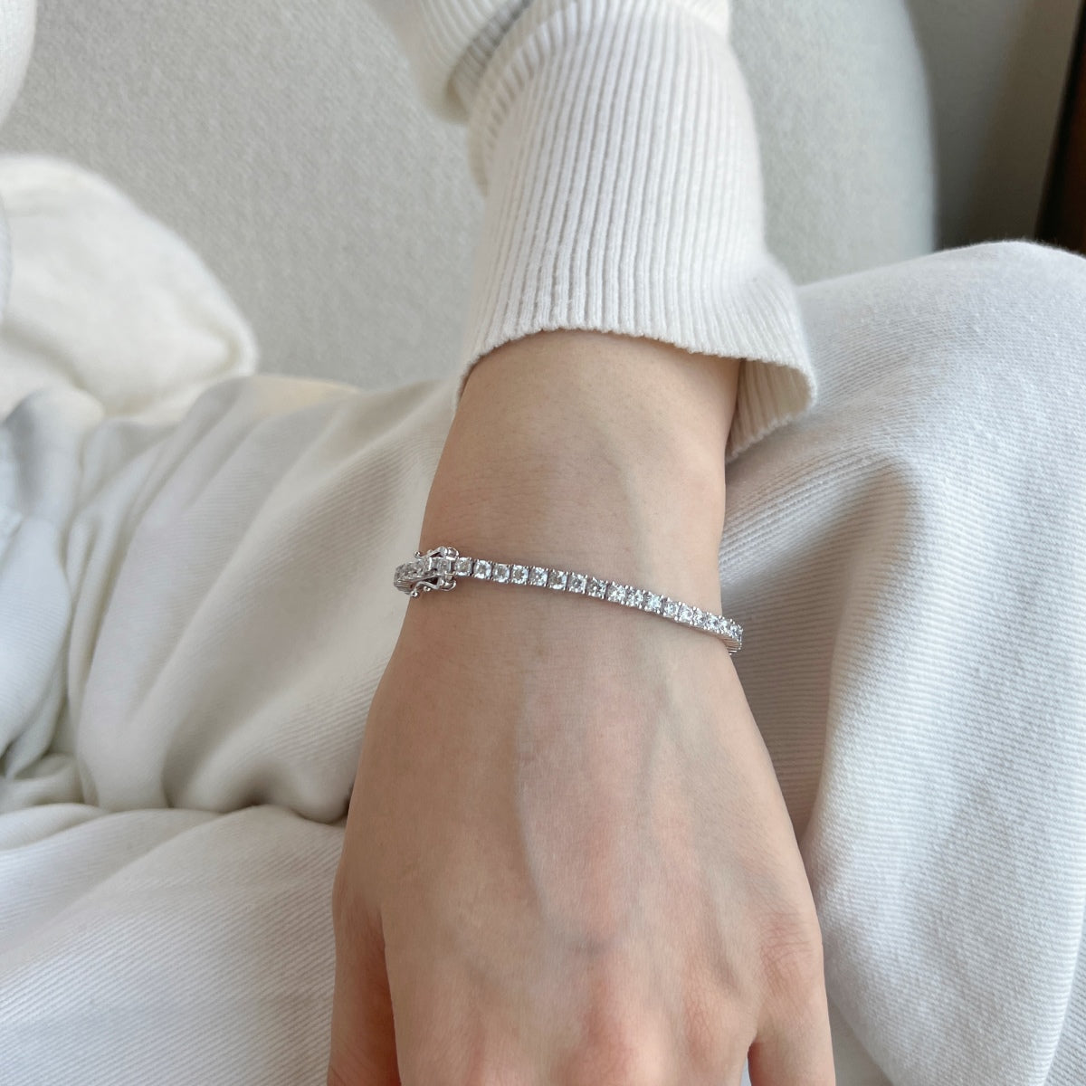 [Royal Jewellery]Dainty Charming Round Cut Tennis Bracelet
