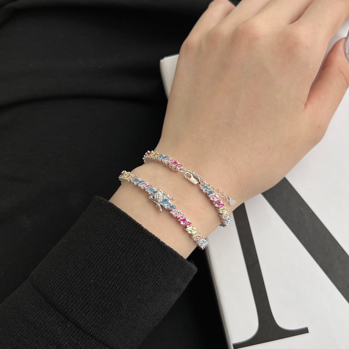 [Royal Jewellery]Ornate Sparkling Multi Cut Party Bracelet