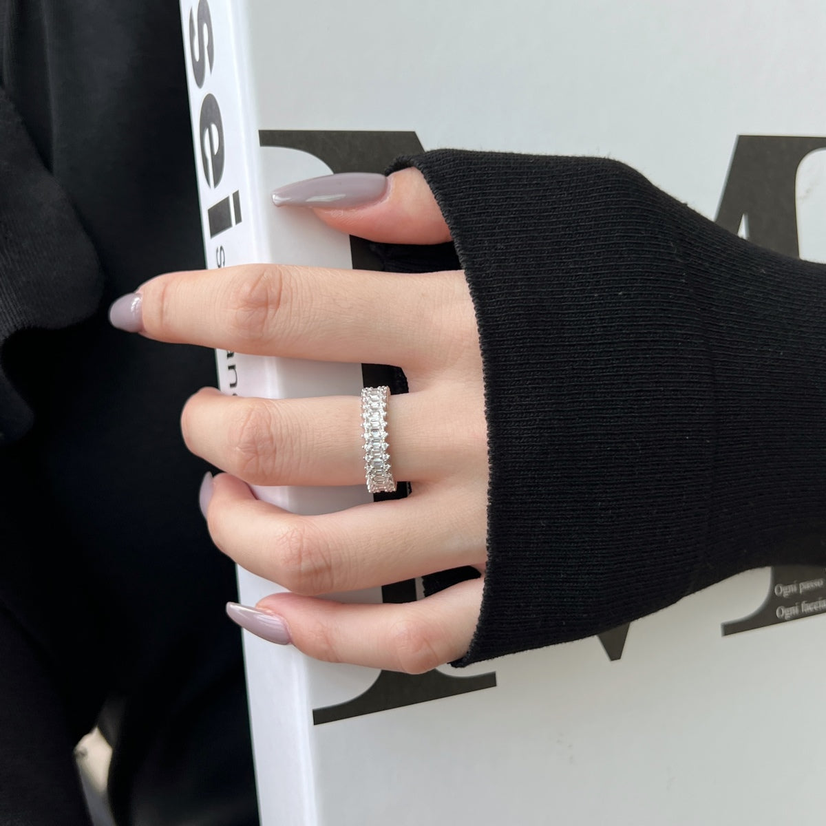 [Royal Jewellery]Splashy Ornate Emerald Cut Cocktail Ring