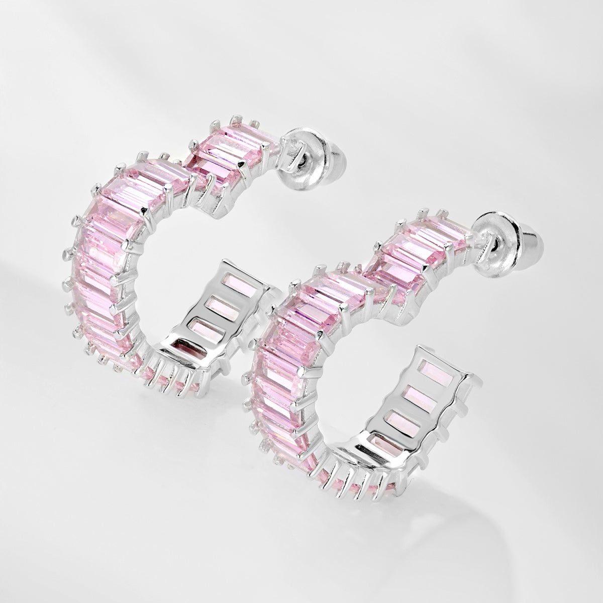 [Royal Jewellery]Radiant Heart Cutout Earrings