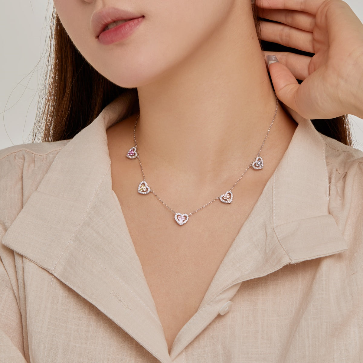 [Royal Jewellery]Sparkling Five Heart Necklace