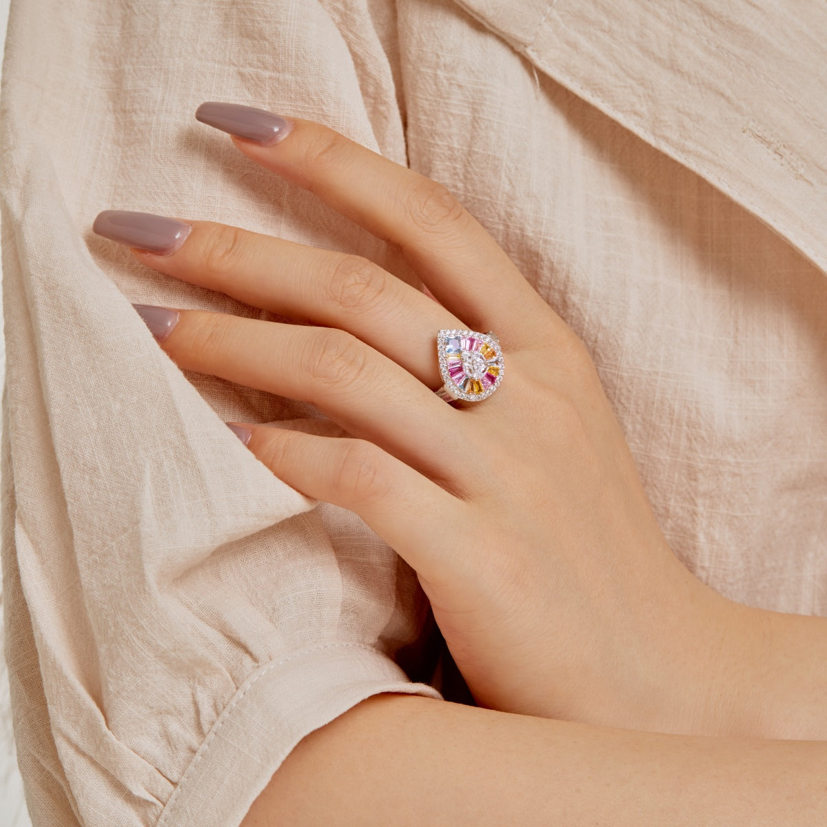 [Royal Jewellery]Elegant Colorful Water Drop Shape Banquet Ring