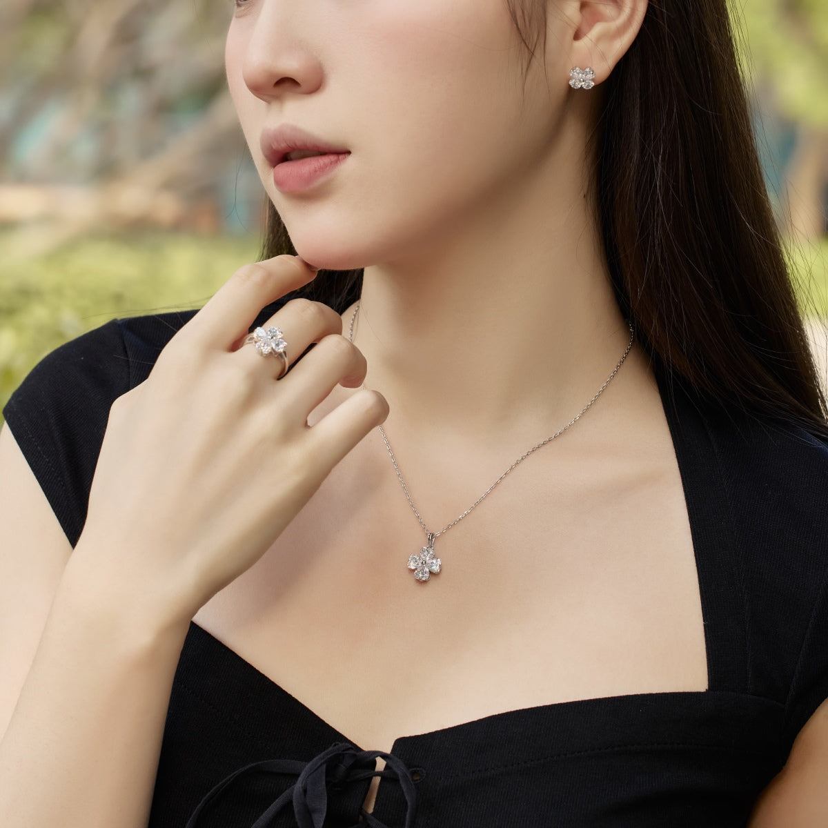 [Royal Jewellery]Four-Leaf Clover Ball Earrings